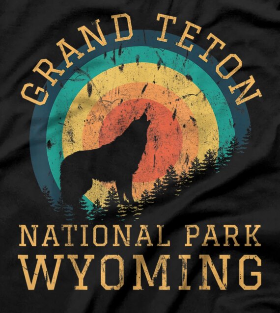 Grand Teton National Park Wyoming Wolf Hiking Nature Retro T-Shirt