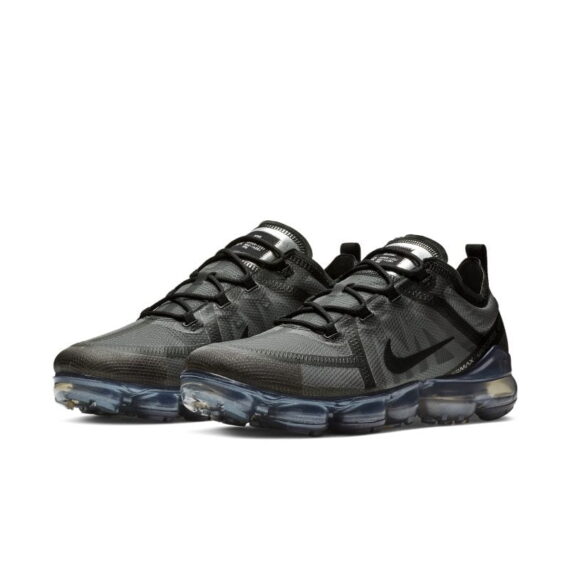 vapormax triple black 2019