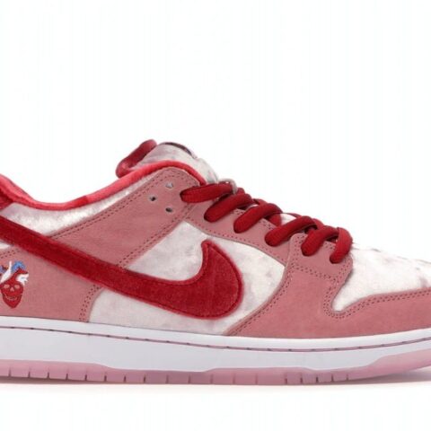 Nike SB Dunk Low StrangeLove Skateboards (Regular Box)
